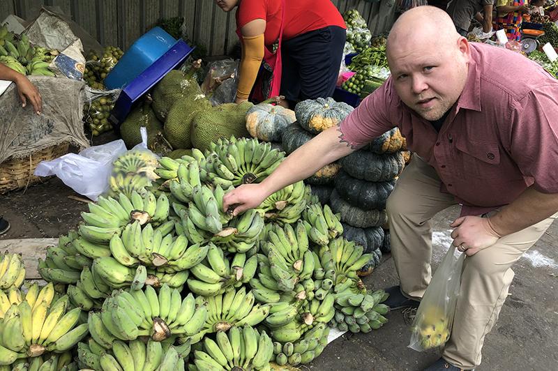 B’s Bananas Grow Filipino Small Farming Communities